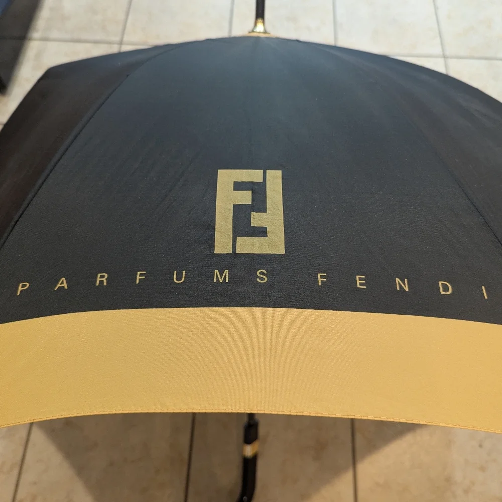 Vintage Fendi Umbrella - Picture 4 of 7